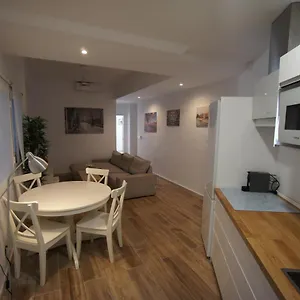 https://rentalsevilla-espacioso-y-acogegor-apartamento-seville.es-andalucia.com